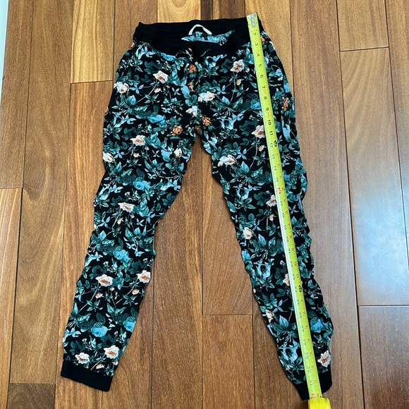 Floral Lounge Pants - Picture 6 of 11